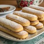 Un delizioso piatto di SAVOIARDI FATTI IN CASA, MORBIDI E LEGGERI